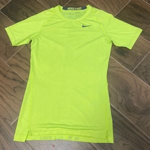 NikePro DriFit shirt (M)